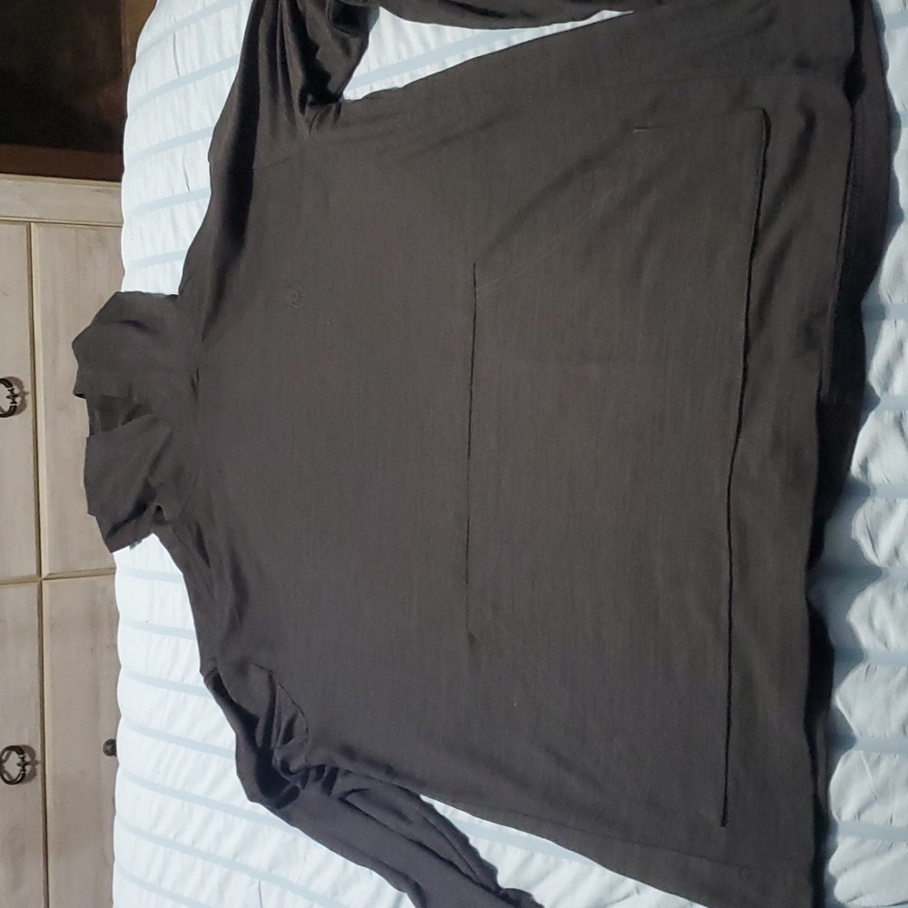 Long sleeve tee shirt